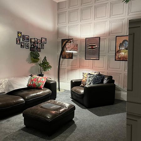 Large Mach Apartment At Pen Y Coed Hall ดอลเกซเซย์ ภายนอก รูปภาพ
