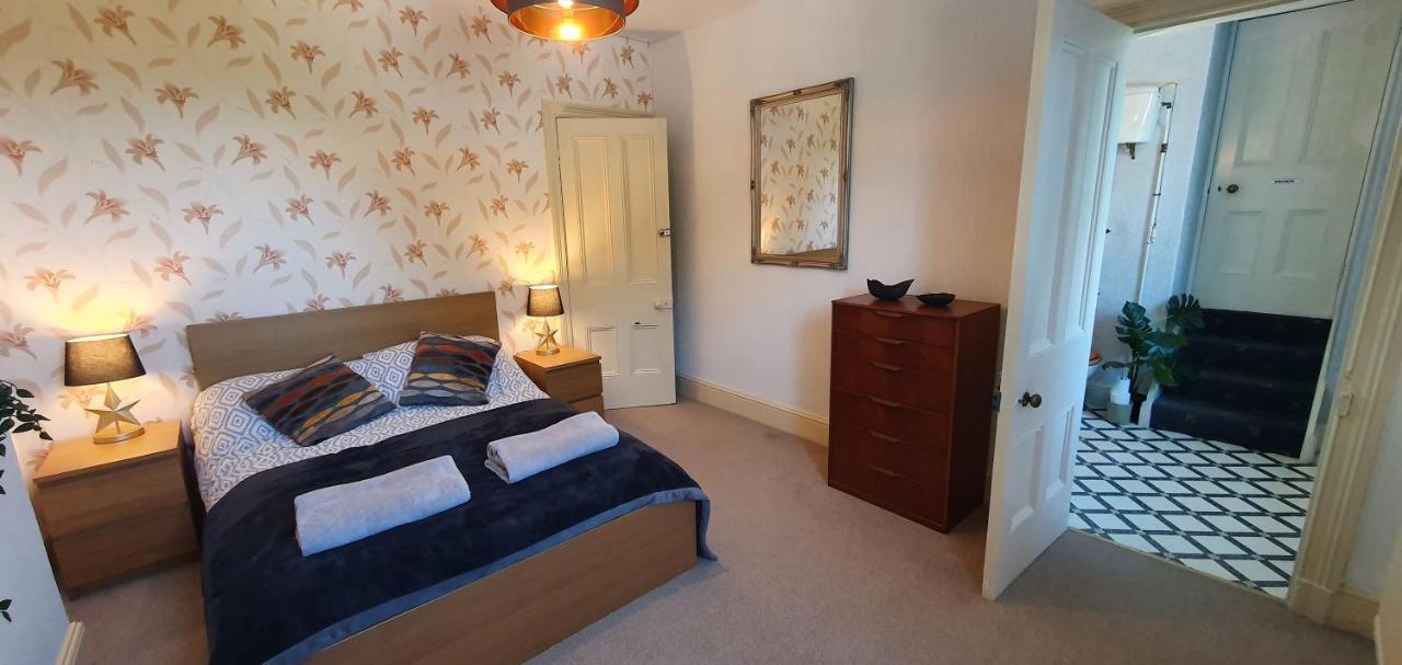 Large Mach Apartment At Pen Y Coed Hall ดอลเกซเซย์ ภายนอก รูปภาพ