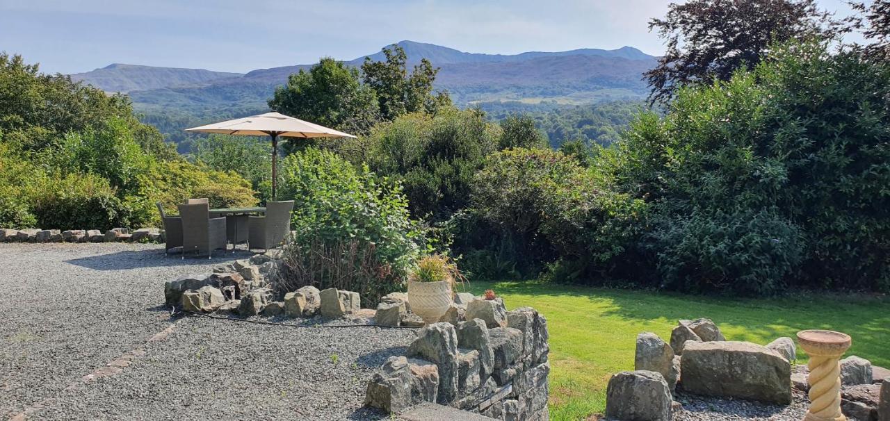 Large Mach Apartment At Pen Y Coed Hall ดอลเกซเซย์ ภายนอก รูปภาพ